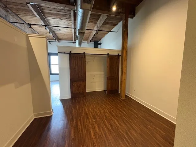 $1,450 | 806 Sampson Street, Unit 421, Houston, TX 77003