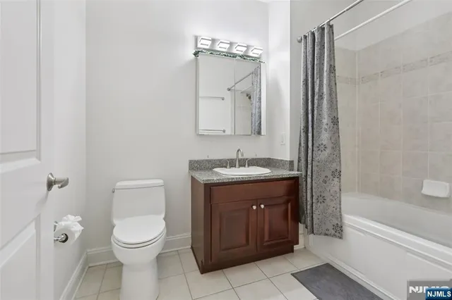 $829,000 | 20 Ave At Port Imperial, Unit 410, West New York, NJ 07093