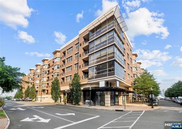 $829,000 | 20 Ave At Port Imperial, Unit 410, West New York, NJ 07093