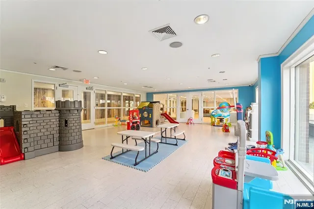 $829,000 | 20 Ave At Port Imperial, Unit 410, West New York, NJ 07093