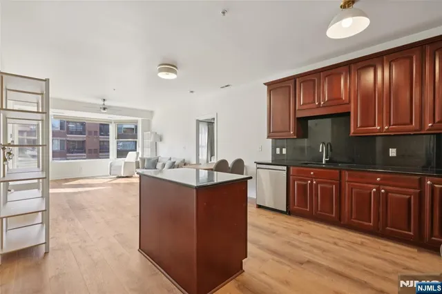 $829,000 | 20 Ave At Port Imperial, Unit 410, West New York, NJ 07093