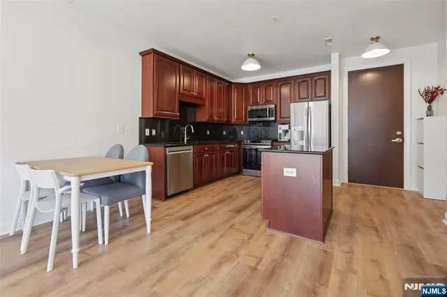 $829,000 | 20 Ave At Port Imperial, Unit 410, West New York, NJ 07093