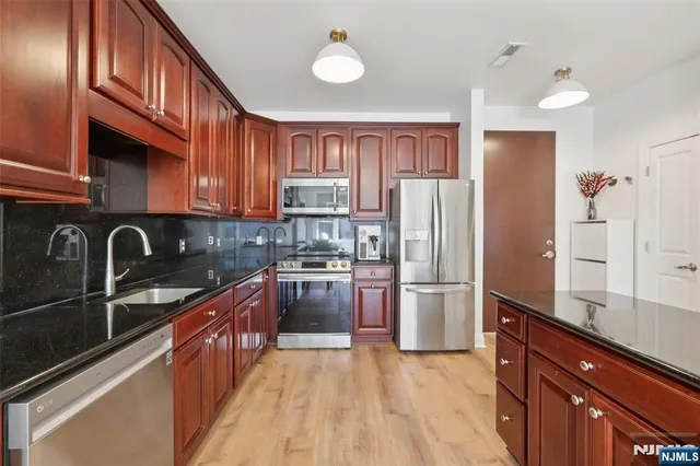 $829,000 | 20 Ave At Port Imperial, Unit 410, West New York, NJ 07093