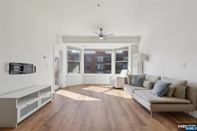 $829,000 | 20 Ave At Port Imperial, Unit 410, West New York, NJ 07093