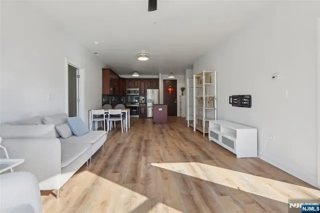 $829,000 | 20 Ave At Port Imperial, Unit 410, West New York, NJ 07093