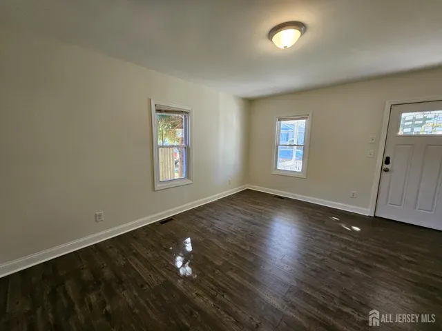 $2,550 | 60 6th Avenue, Trenton, NJ 08619