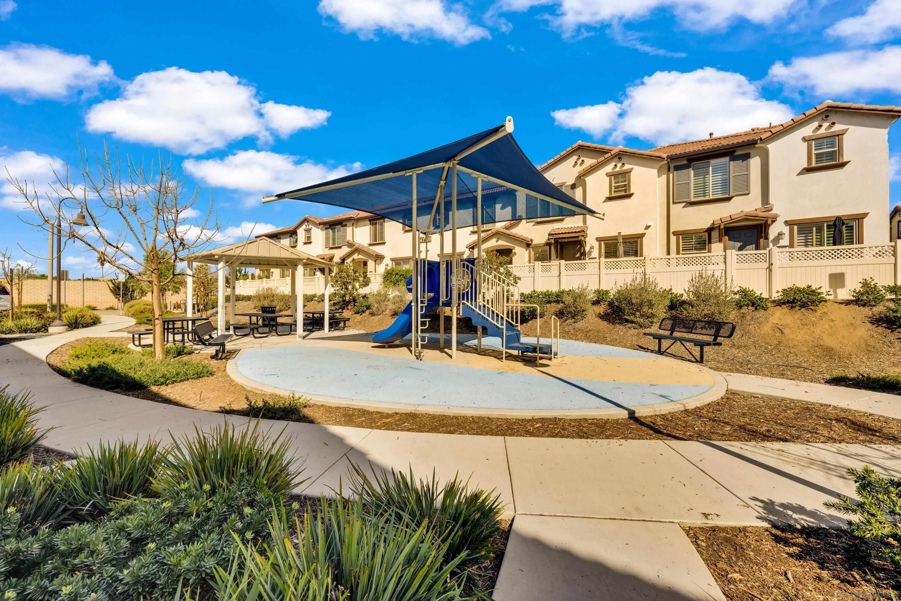 41984 Retsina Street, Unit 705 Murrieta, CA 92562 - Photo 30 of 39 a view of a volley ball court