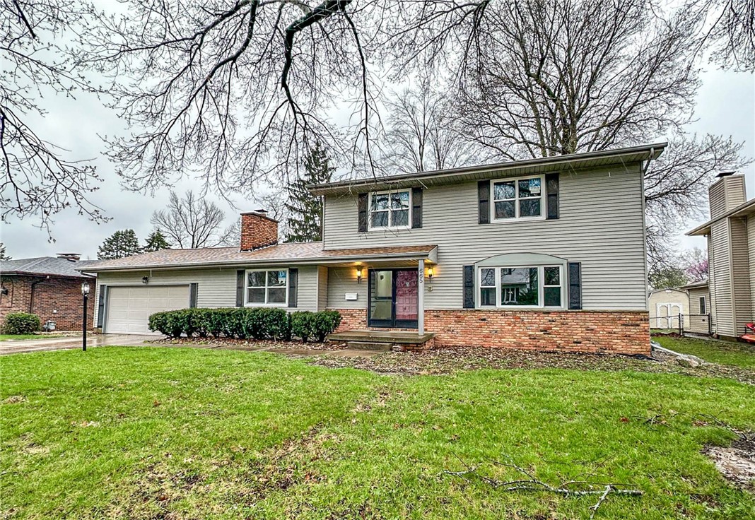 665 Crestline Drive Decatur, IL 62526 - Photo 2 of 32