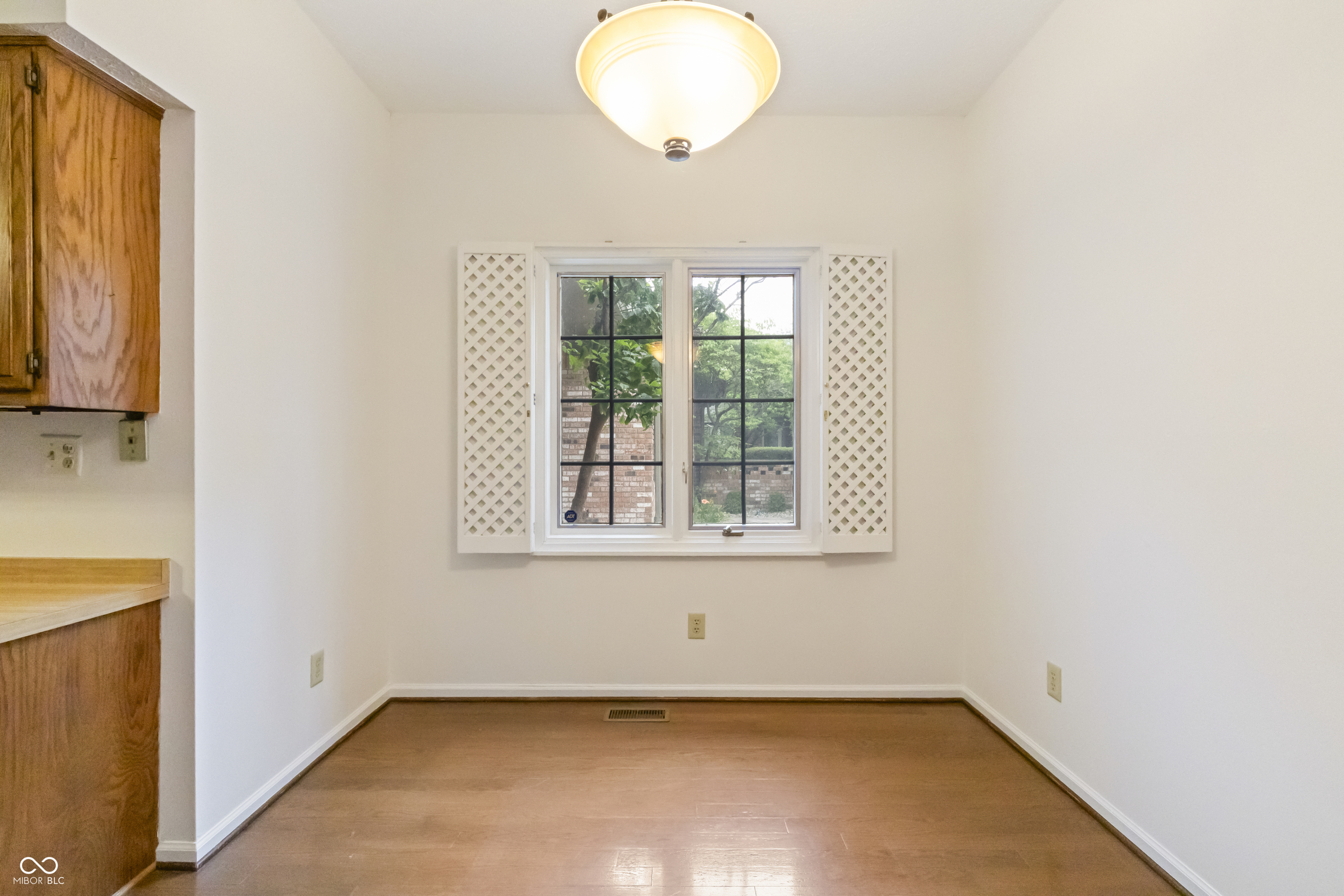 5409 Greenwillow Road Indianapolis, IN 46226 - Photo 12 of 47