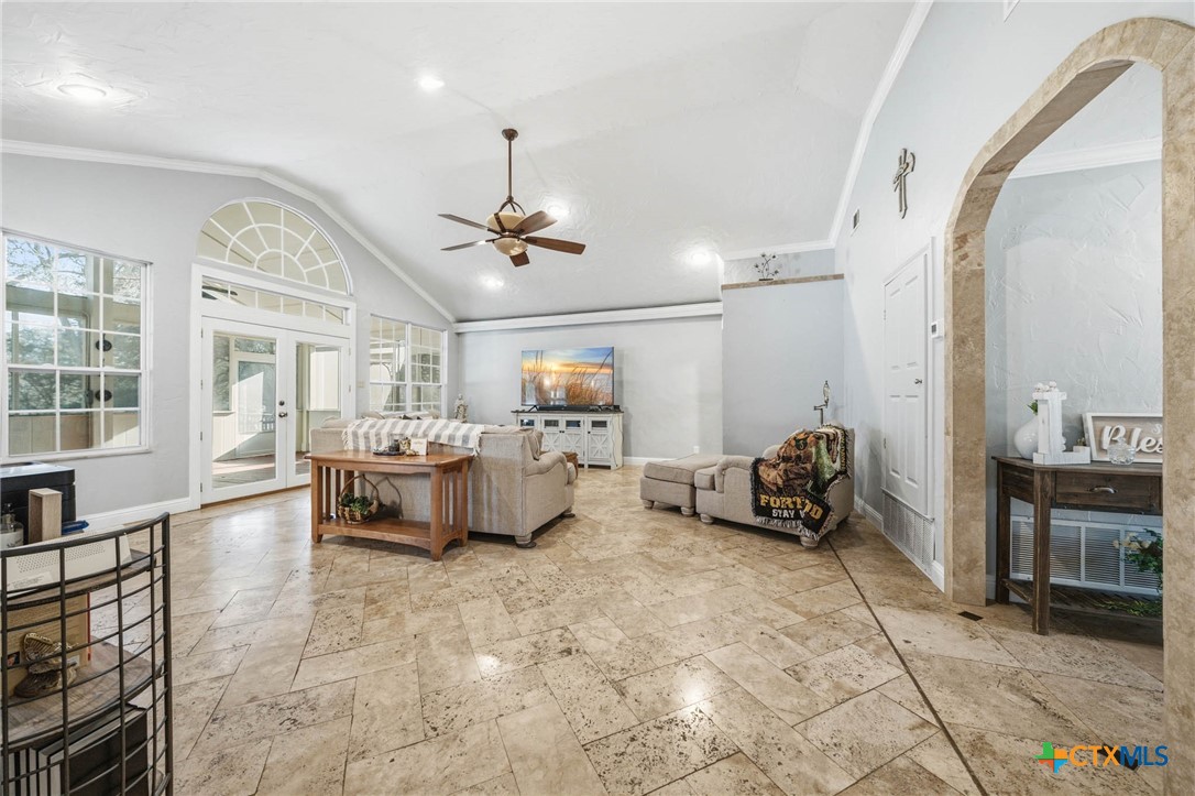 888 Shanklin Road Belton, TX 76513 - Photo 11 of 48 Living Room