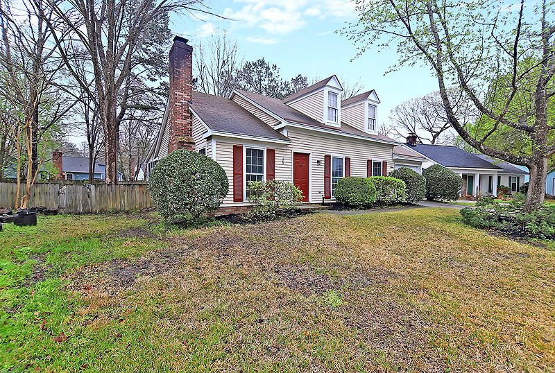 129 Towne Square Road Summerville, SC 29485 - Photo 3 of 23 IMG_2917-copy