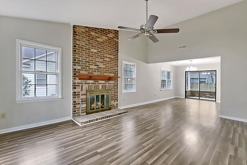 129 Towne Square Road Summerville, SC 29485 - Photo 4 of 23 IMG_2753_IMG_2758-copy