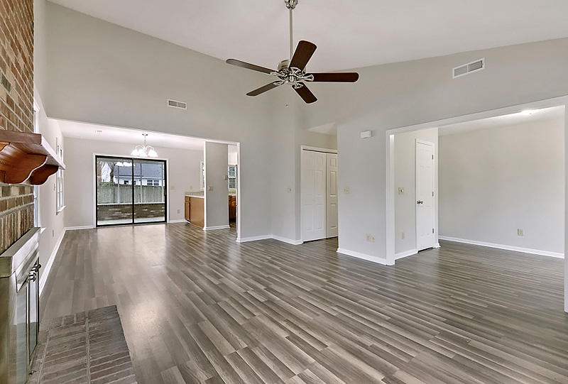 129 Towne Square Road Summerville, SC 29485 - Photo 5 of 23 IMG_2760_IMG_2765-copy