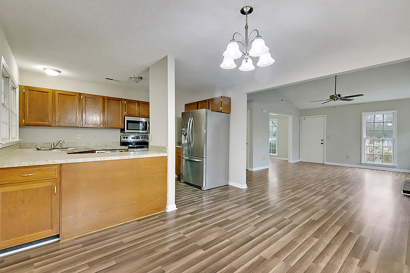 129 Towne Square Road Summerville, SC 29485 - Photo 10 of 23 IMG_2795_IMG_2800-copy