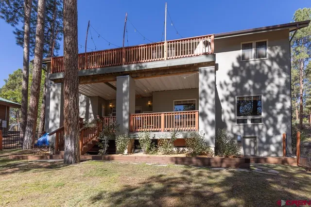 a view of a house with street