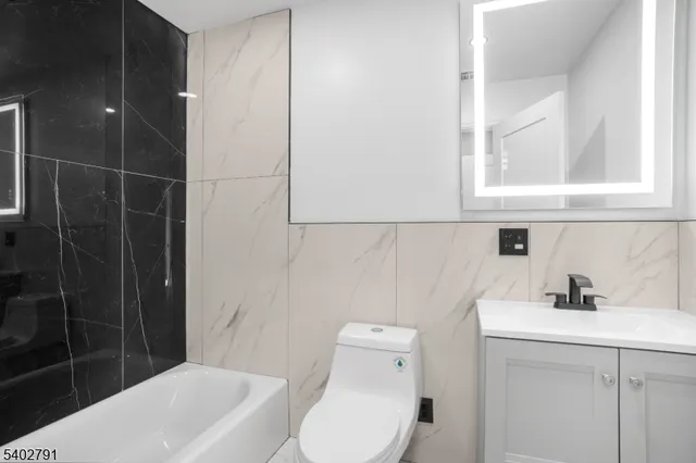 $2,900 | 479 15th Avenue, Unit 2, Newark, NJ 07103