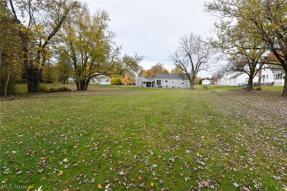 1376 Krumroy Road Akron, OH 44306 - Photo 12 of 34