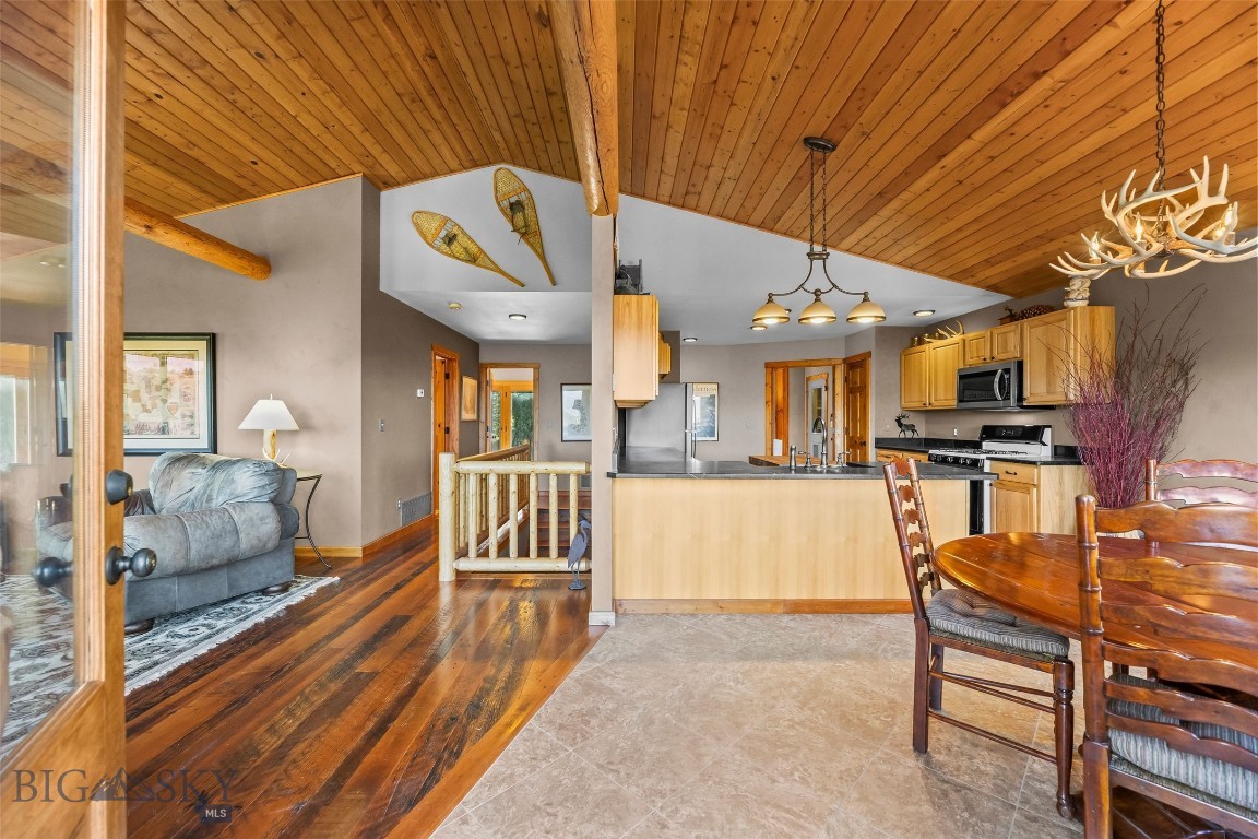 930 Colt Road Bozeman, MT 59715 - Photo 4 of 41 Gallery Image 4