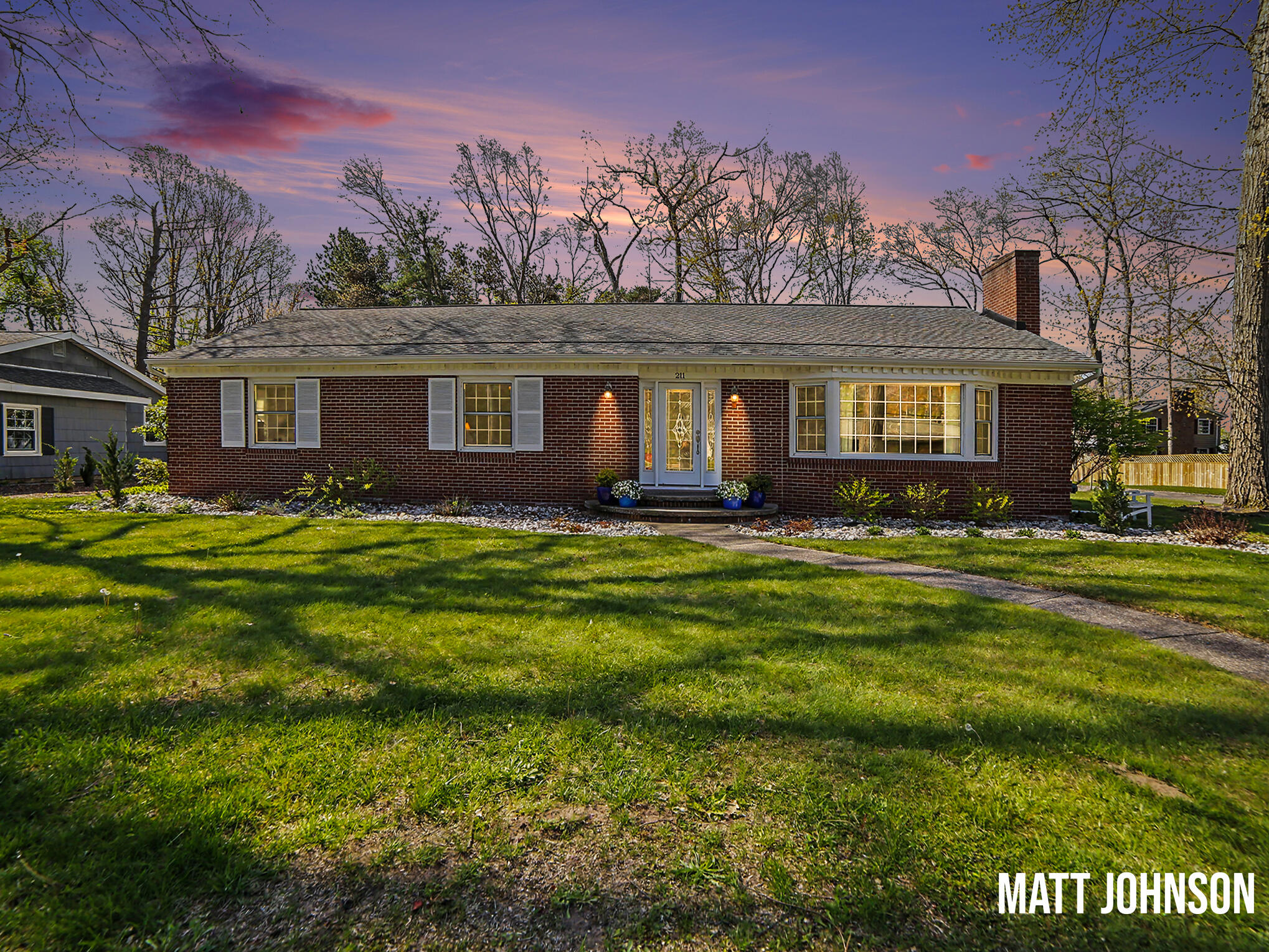211 Country Club Road Whitehall, MI 49461 - Photo 2 of 28 IMG_3093-twilight
