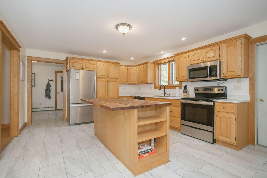 17 Treetop Lane Jay, ME 04239 - Photo 11 of 104 Kitchen