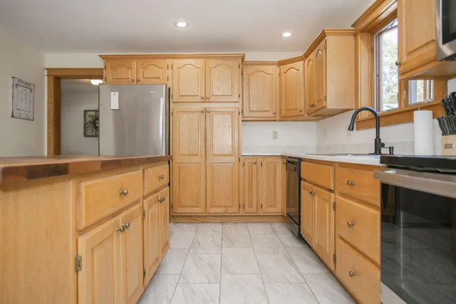 $498,000 | 17 Treetop Lane, Jay, ME 04239