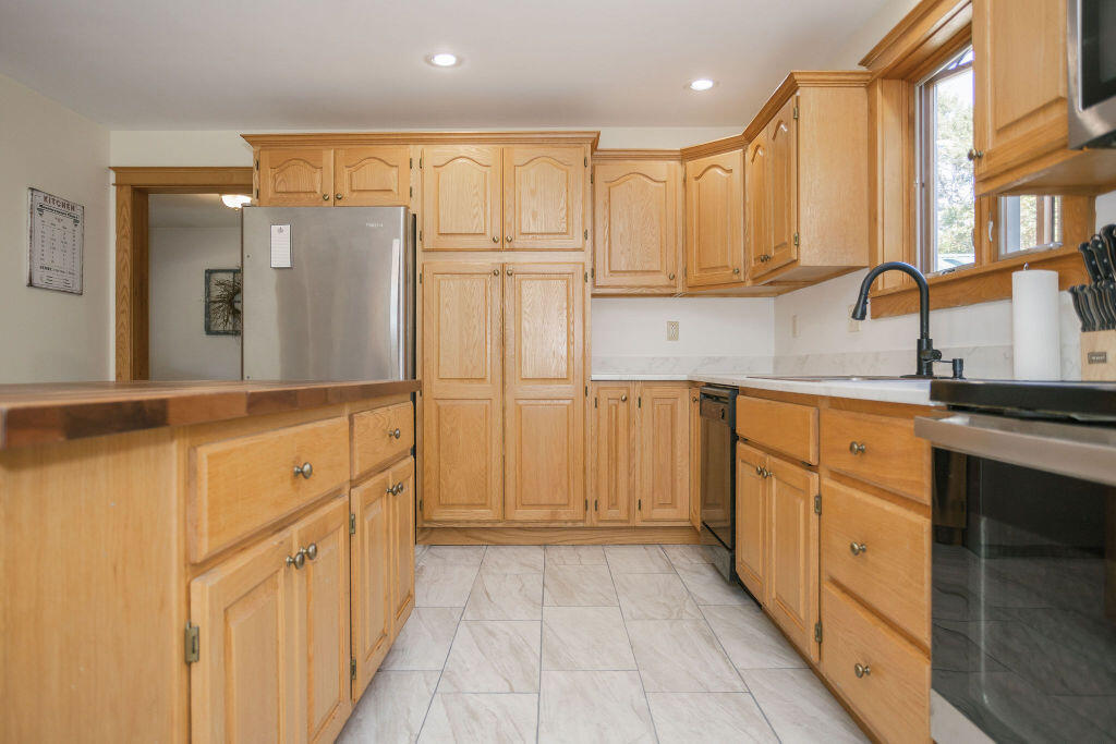 17 Treetop Lane Jay, ME 04239 - Photo 12 of 104 Kitchen