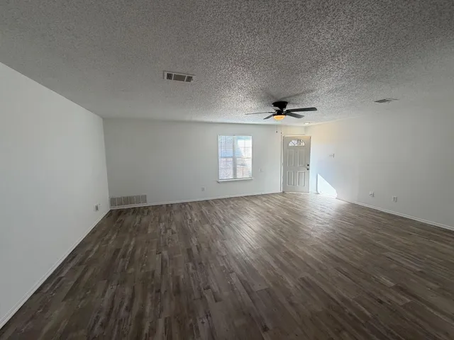 $1,000 | 2441 East 30th Street, Lubbock, TX 79404