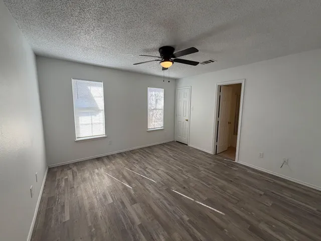 $1,000 | 2441 East 30th Street, Lubbock, TX 79404