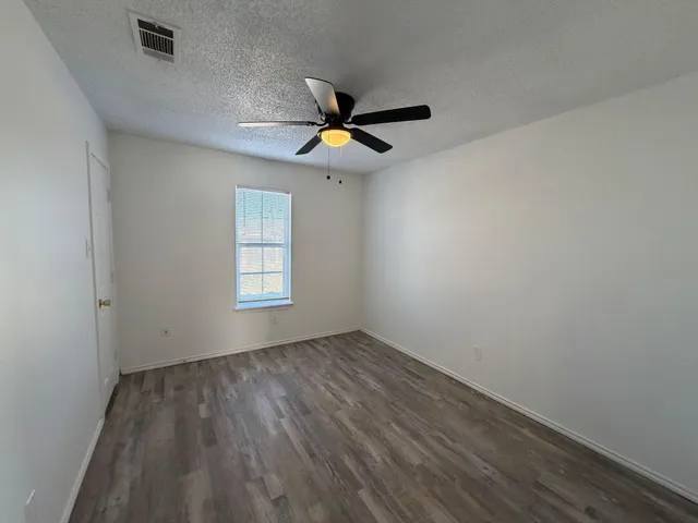 $1,000 | 2441 East 30th Street, Lubbock, TX 79404