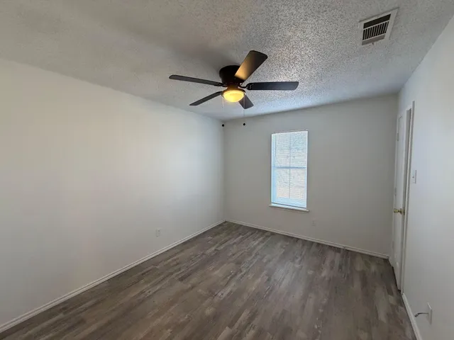 $1,000 | 2441 East 30th Street, Lubbock, TX 79404