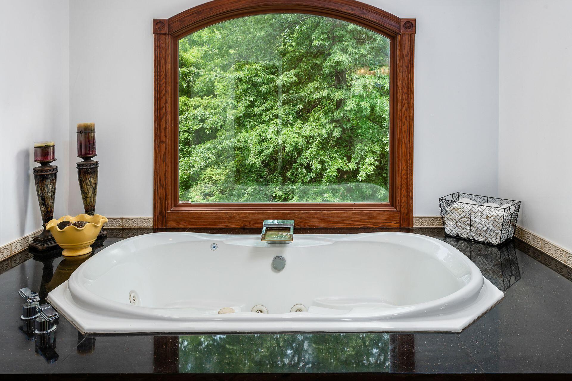 4720 Refugee Road Baltimore, OH 43105 - Photo 21 of 74 Master Whirlpool Tub