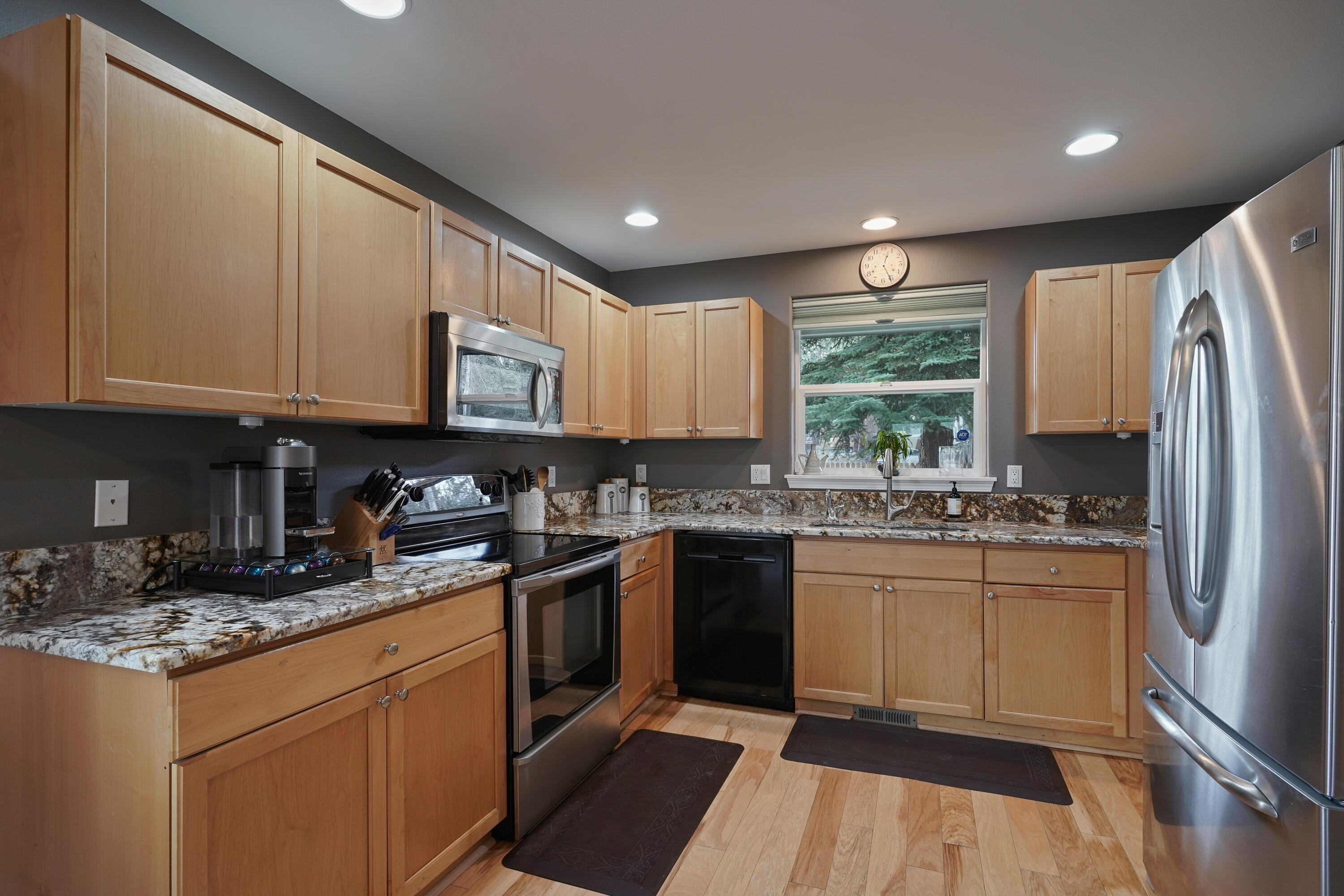 20354 Murphy Road Bend, OR 97702 - Photo 13 of 26 DSC05786