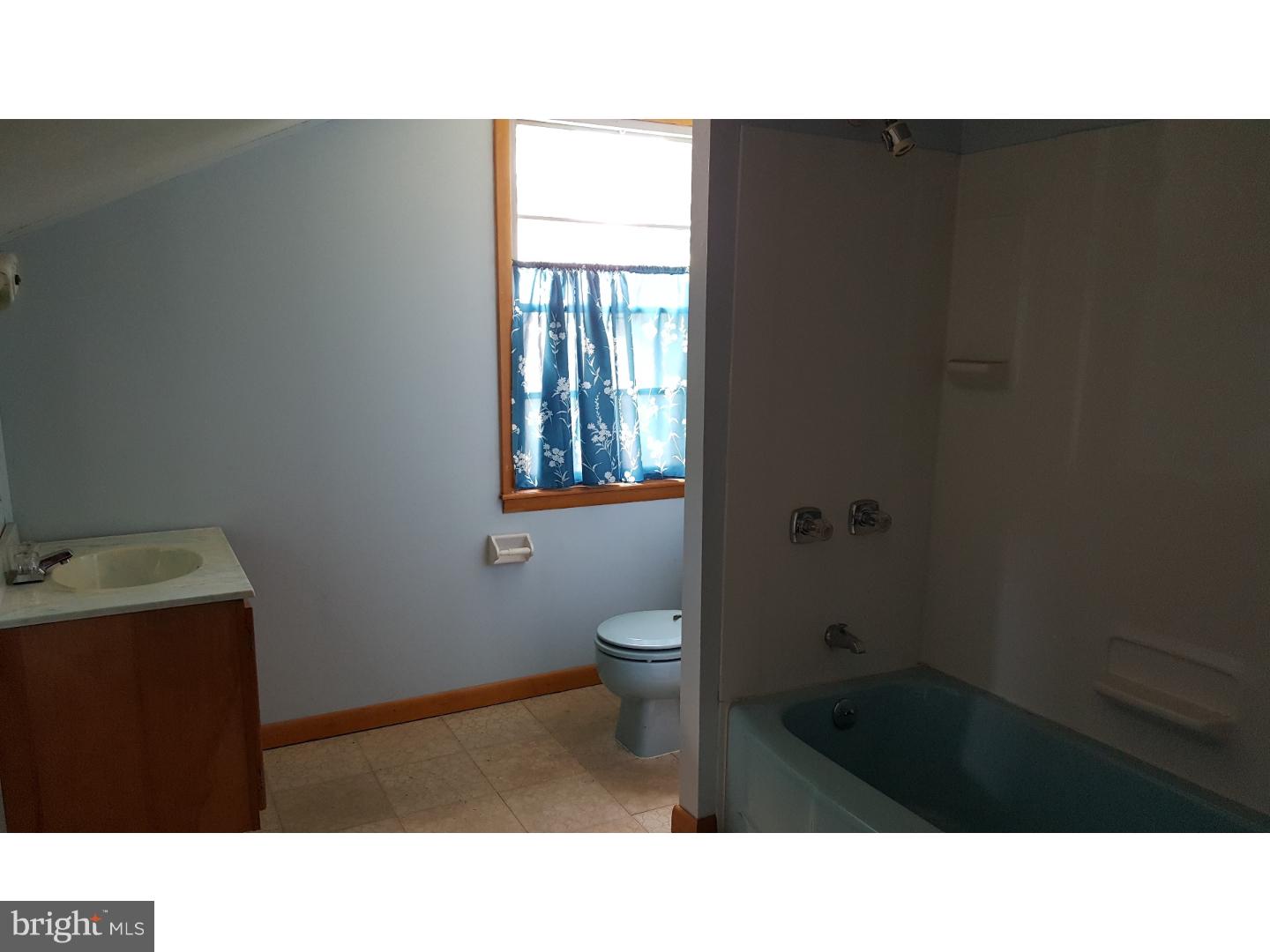 48 Parkview Road Cheltenham, PA 19012 - Photo 21 of 22 Bathroom