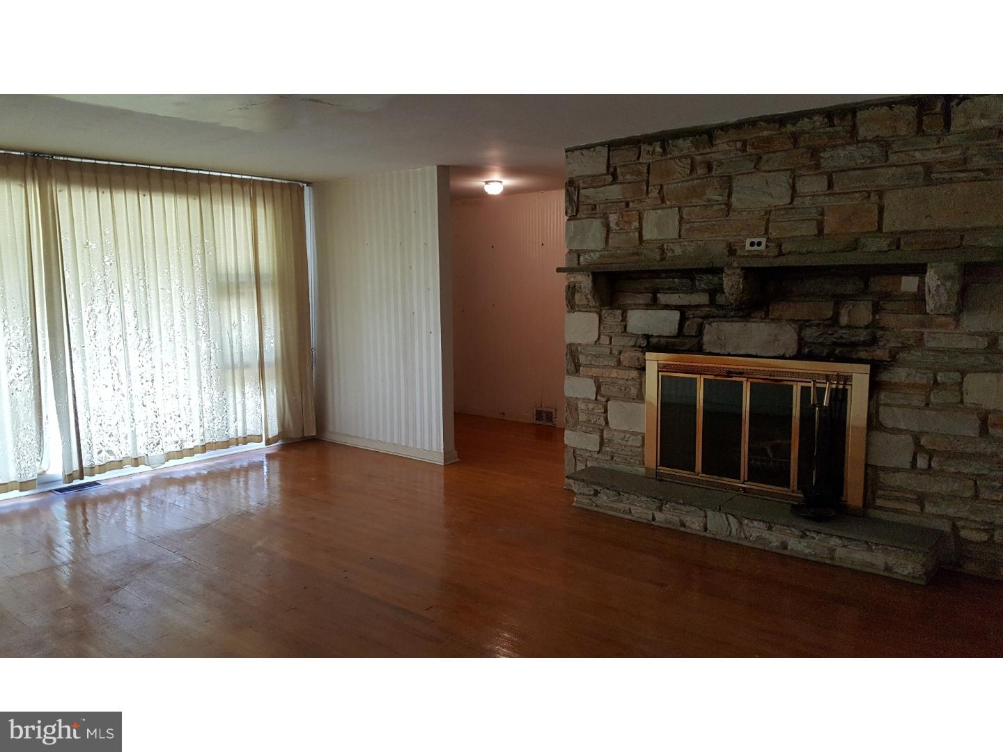 48 Parkview Road Cheltenham, PA 19012 - Photo 4 of 22 Fireplace