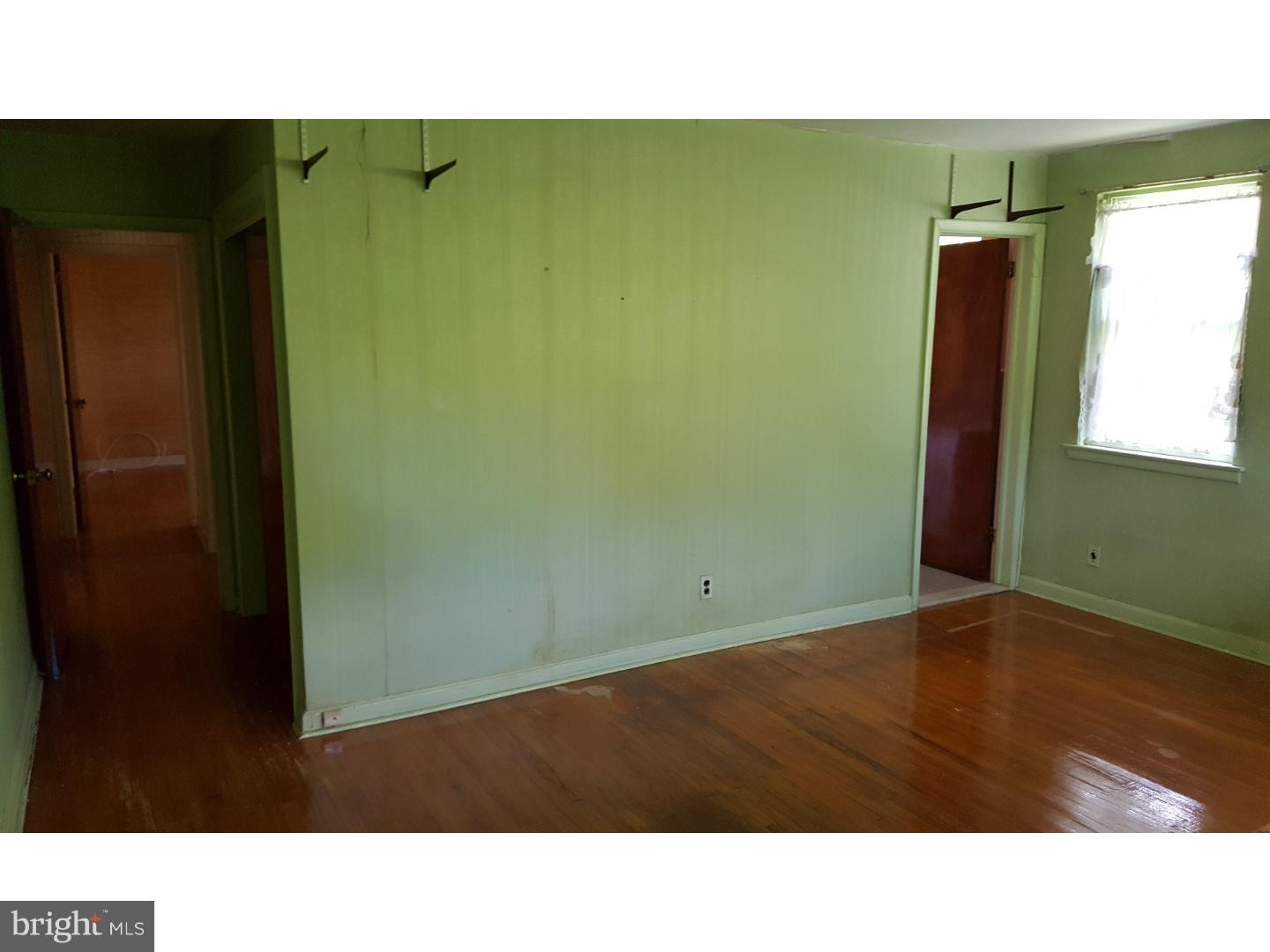 48 Parkview Road Cheltenham, PA 19012 - Photo 6 of 22 Master Bedroom