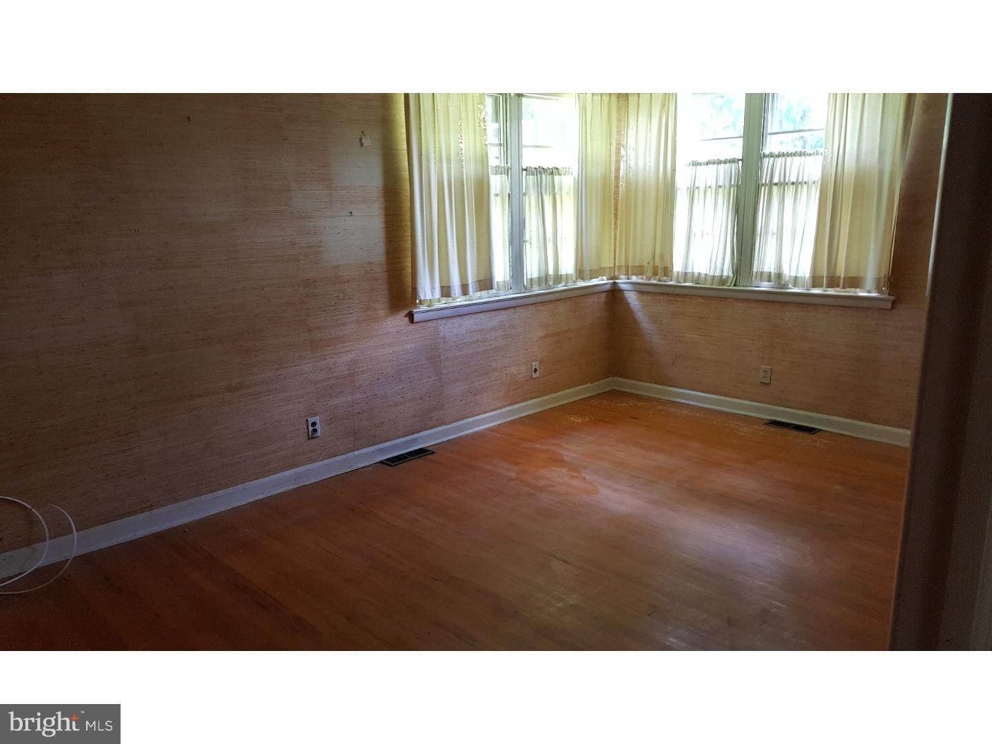 48 Parkview Road Cheltenham, PA 19012 - Photo 8 of 22 Bedroom 2