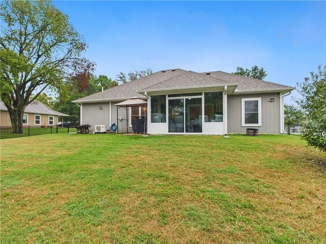 $315,000 | 1520 Madison Avenue, Sedalia, MO 65301