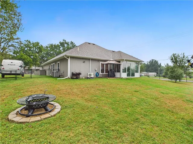 $315,000 | 1520 Madison Avenue, Sedalia, MO 65301