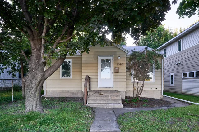 $2,195 | 1090 11th Avenue Southeast, Minneapolis, MN 55414