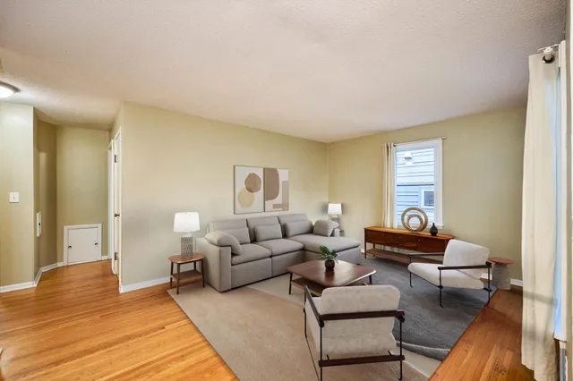 $2,195 | 1090 11th Avenue Southeast, Minneapolis, MN 55414