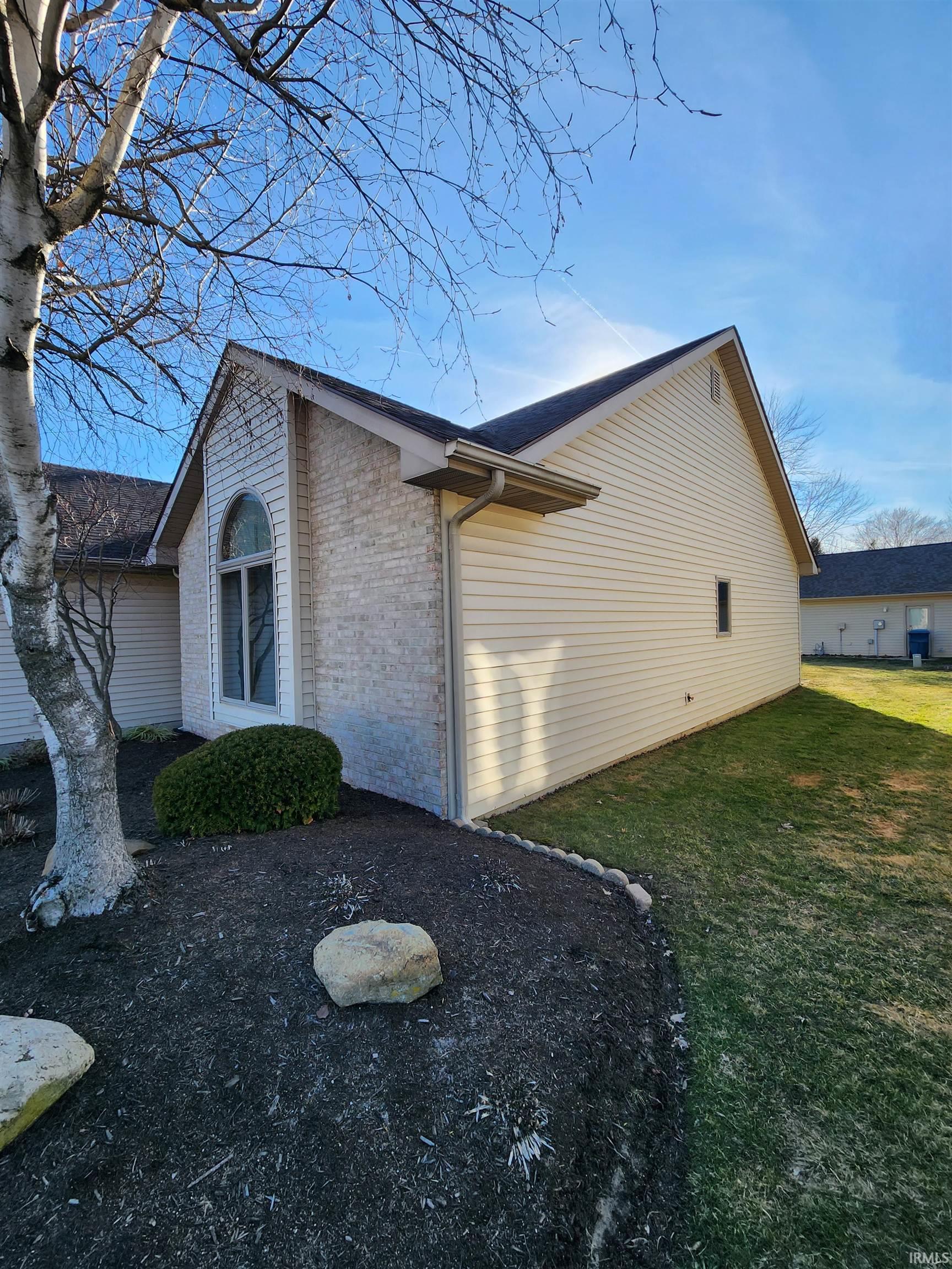 1111 Boulder Ridge Drive New Haven, IN 46774 - Photo 4 of 27