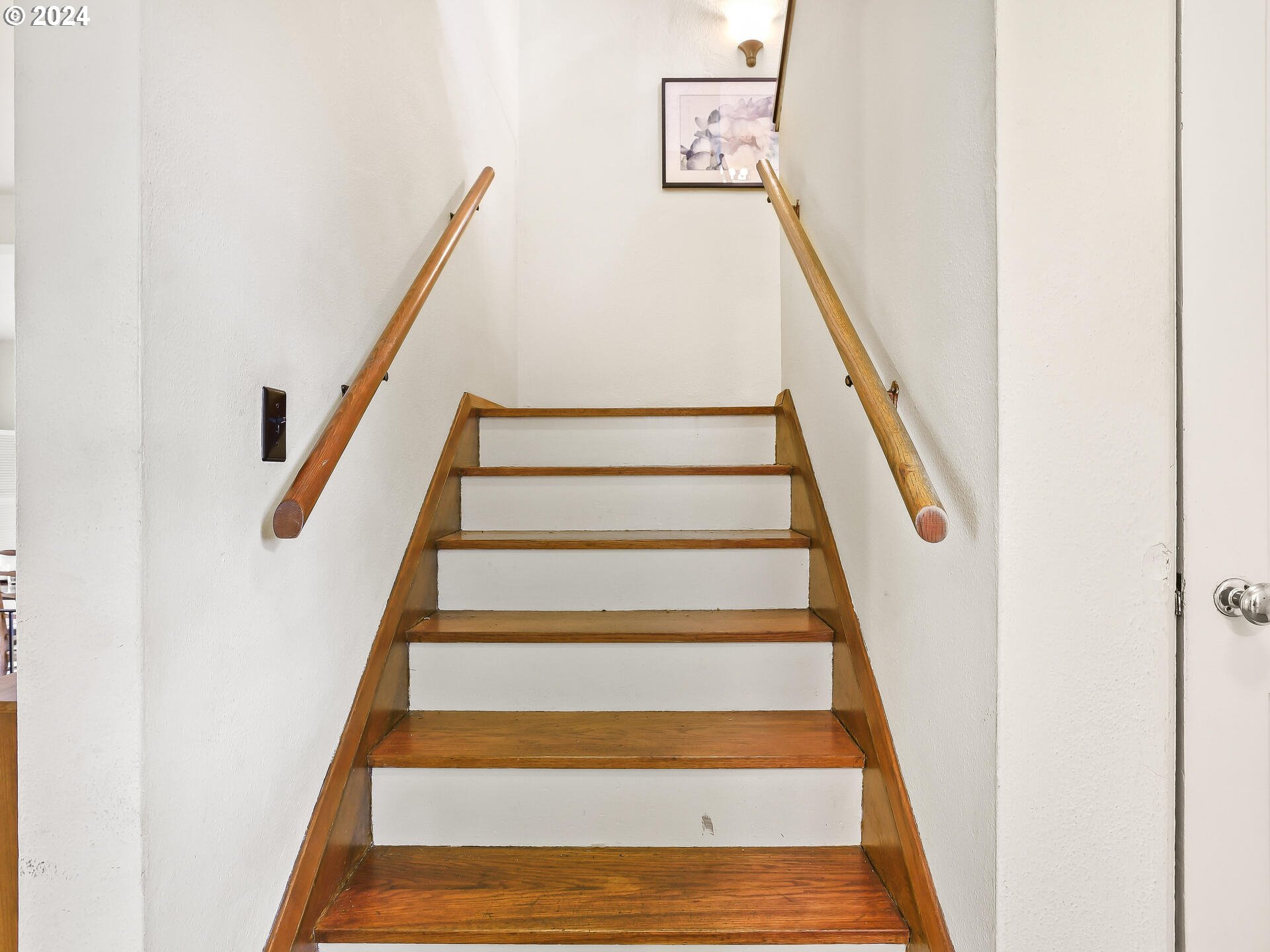 6937 Northeast Broadway Portland, OR 97213 - Photo 22 of 48 a view of entryway