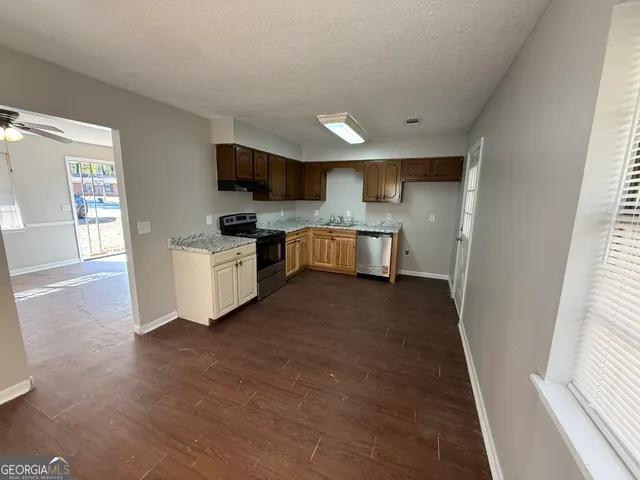 $1,500 | 7 West Park Court, Newnan, GA 30263