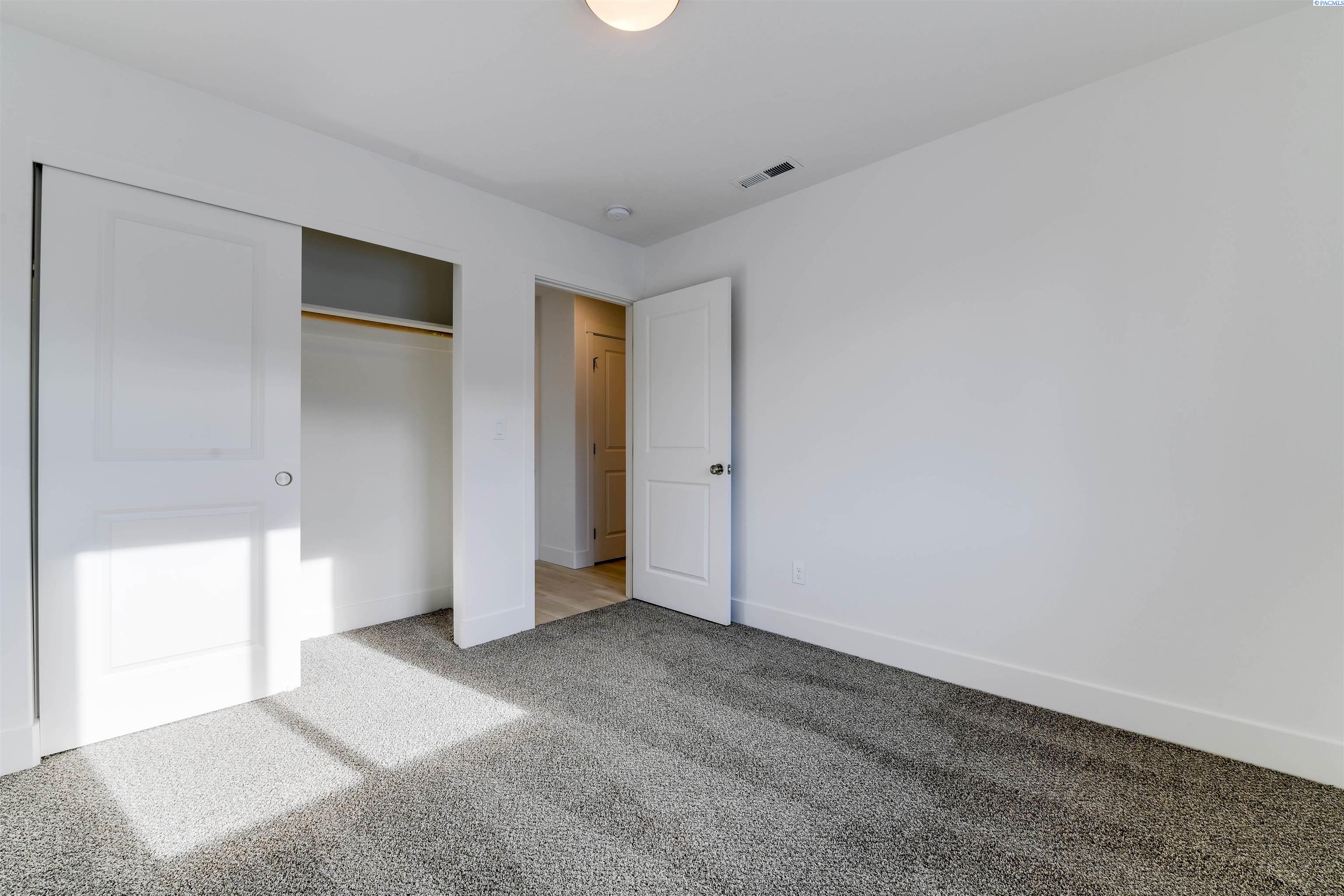 907 North Euclid Road Grandview, WA 98930 - Photo 14 of 23 Gallery Image 14