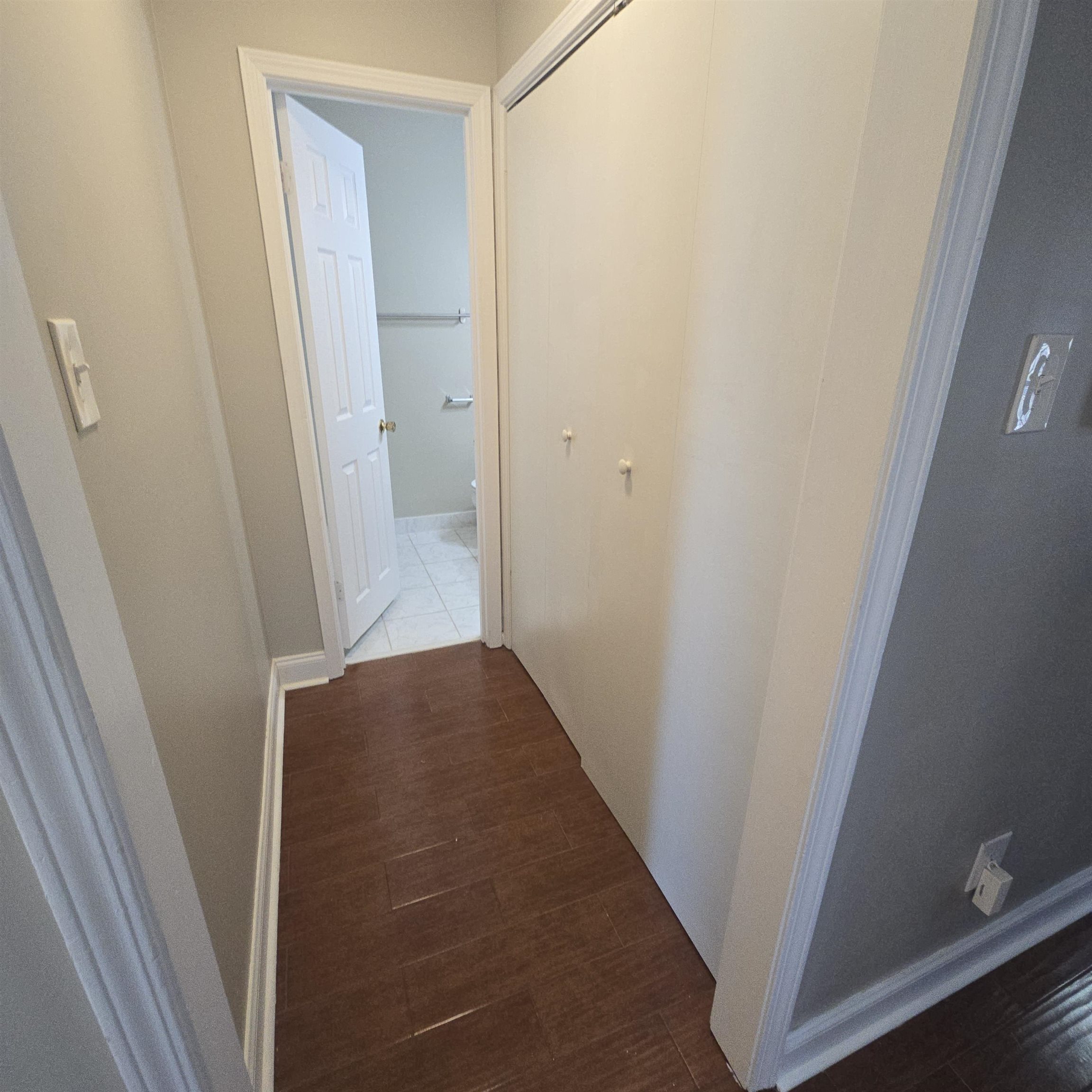 2317 Belin Drive Memphis, TN 38133 - Photo 6 of 14 a view of hallway