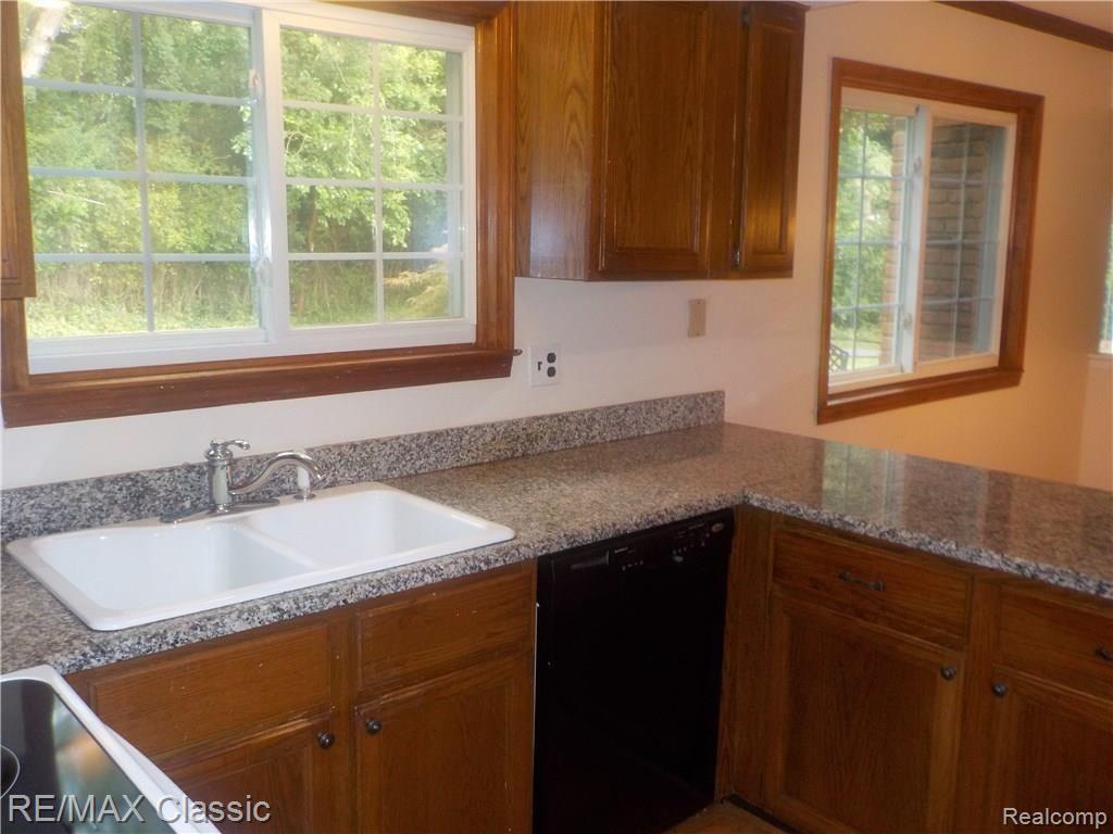 35797 Smithfield Road Farmington, MI 48335 - Photo 12 of 21