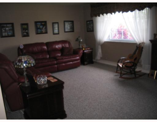 233 Vaneal Road Washington, PA 15301 - Photo 2 of 8 Living Room. Newer carpet. Large open living room.