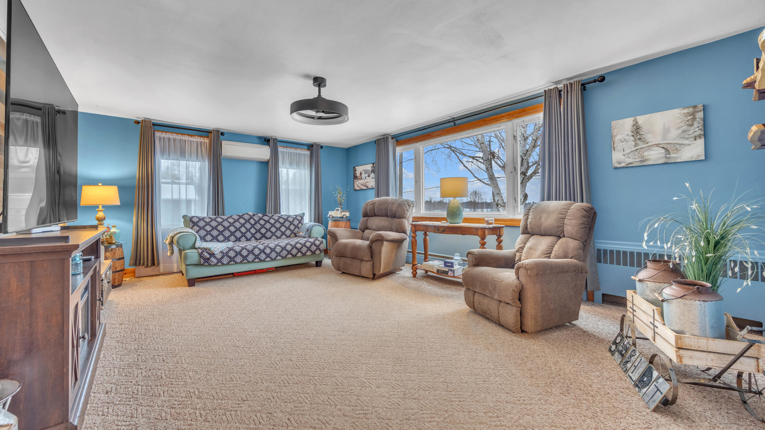 615 East Washington Avenue Cleveland, WI 53015 - Photo 12 of 33 Living Room 1