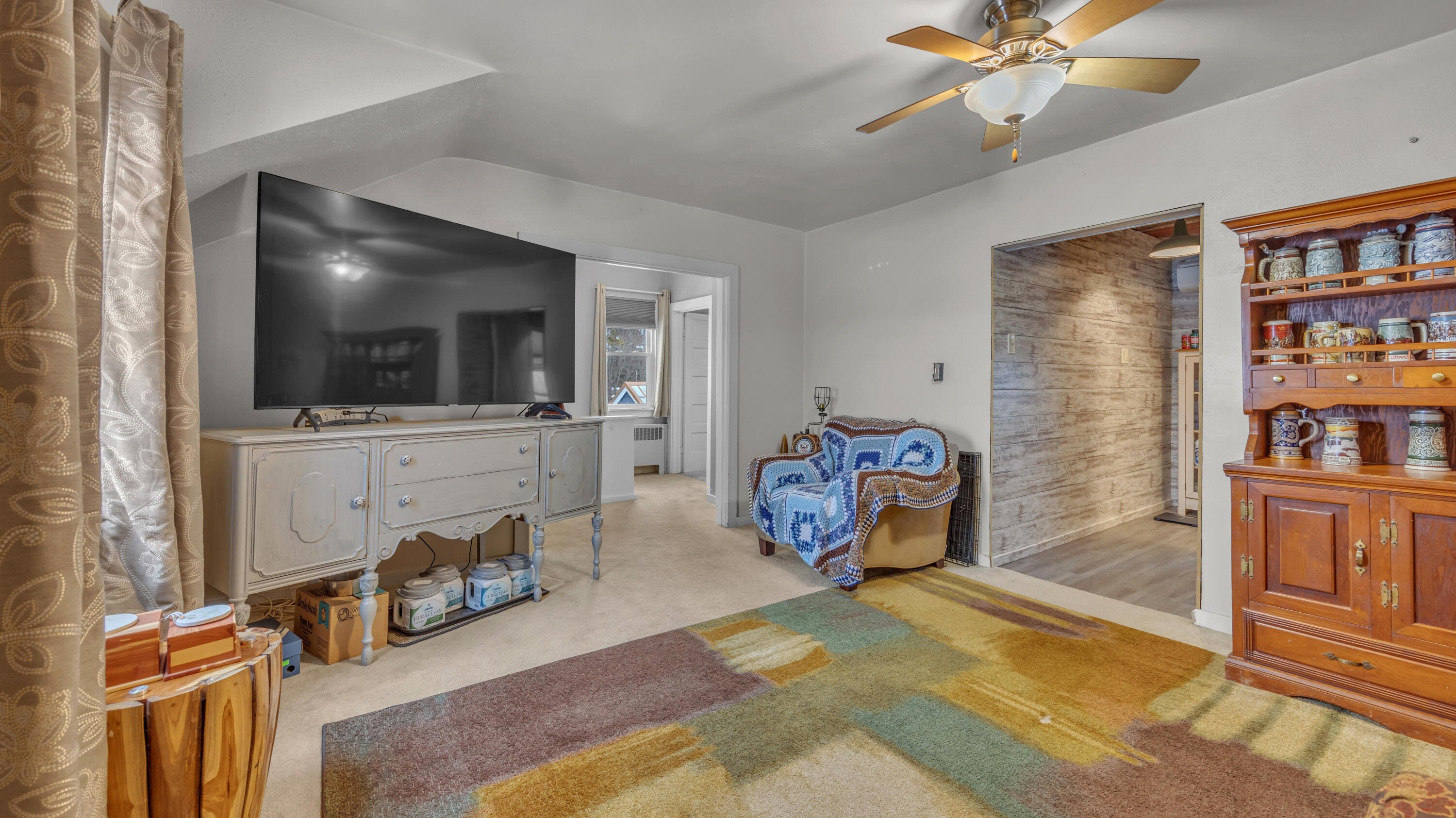 615 East Washington Avenue Cleveland, WI 53015 - Photo 19 of 33 Family Room Upper