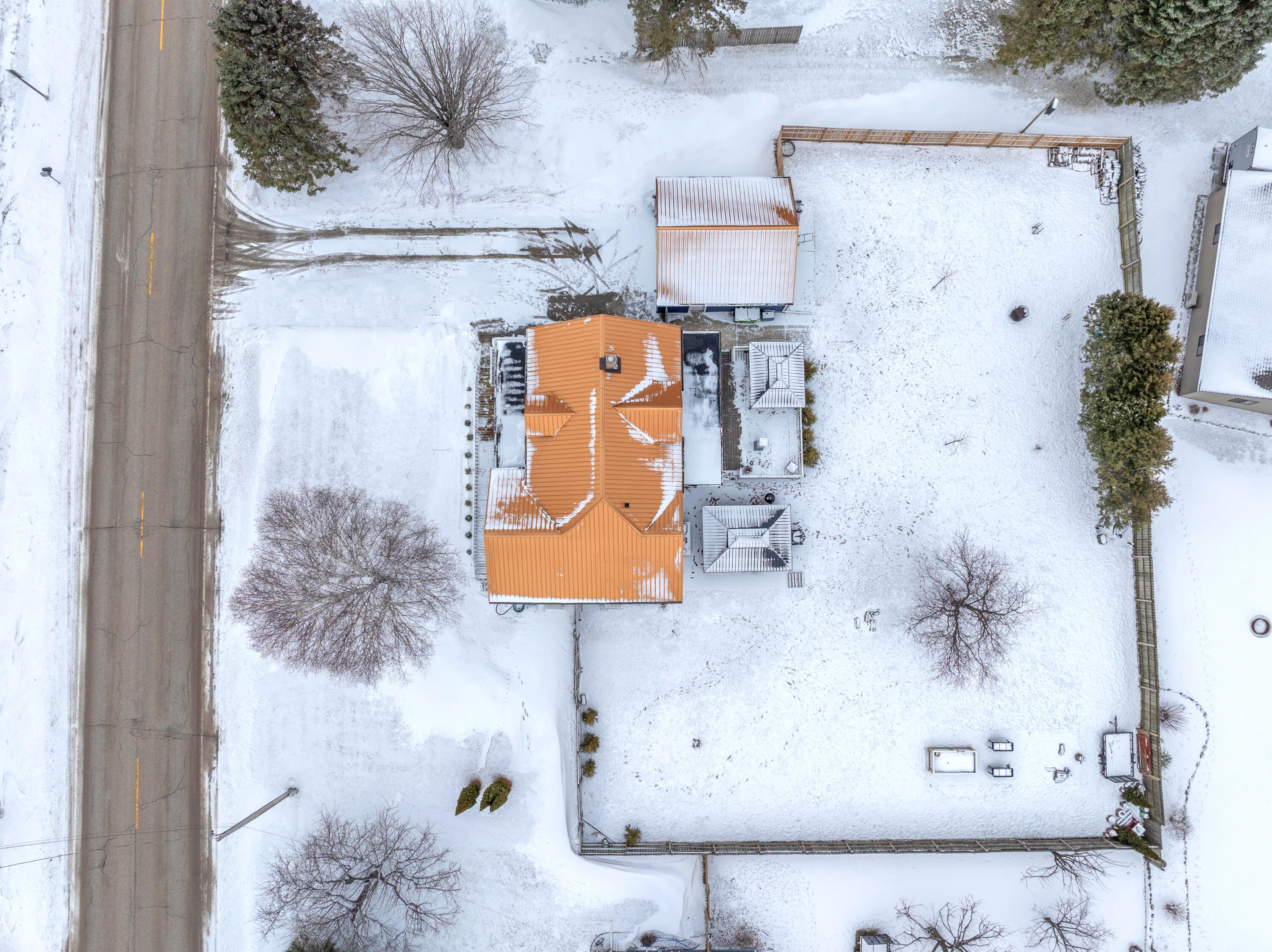 615 East Washington Avenue Cleveland, WI 53015 - Photo 30 of 33 Birdseye Aerial 1